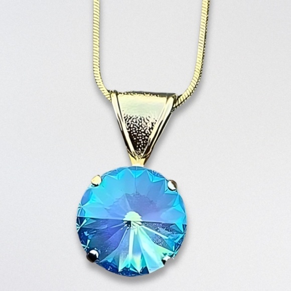 Handcrafted Swarovski Necklace Crystal Pendant Gold-Tone Chain Blue Women's NWT - Picture 3 of 4